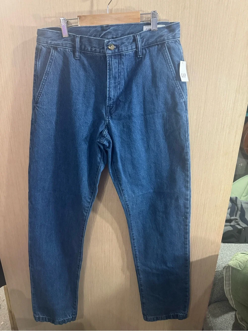 Men’s GAP Medium Wash Relaxed Straight Leg Jeans Size 32 NWT
